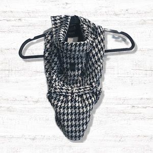 The Limited Houndstooth Dog Sweater Size Large